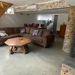 木屋 Spacious In With Jacuzzi 雅尔莱