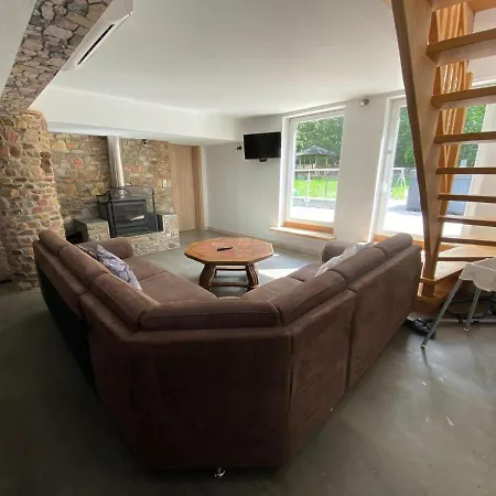 Spacious In With Jacuzzi
