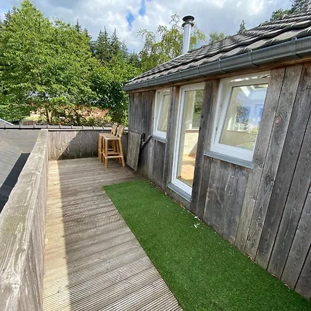 Chalet Spacious In With Jacuzzi *