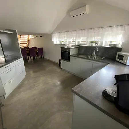 Spacious In With Jacuzzi Jalhay