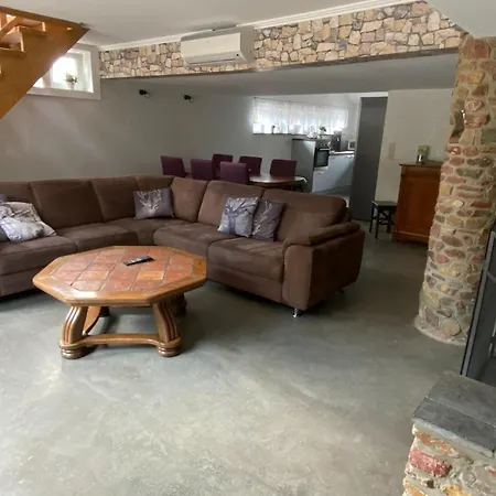 Chalet Spacious In With Jacuzzi Jalhay