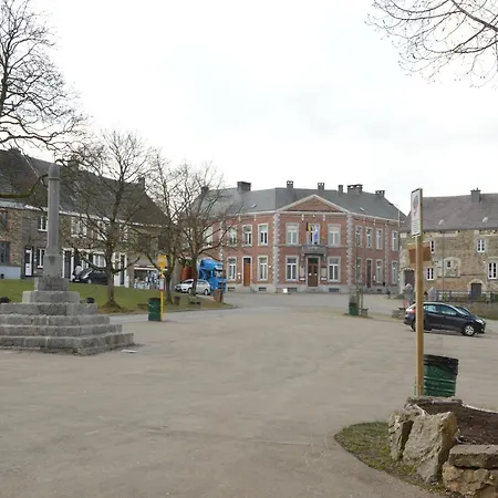 Chalet Spacious In With Jacuzzi *